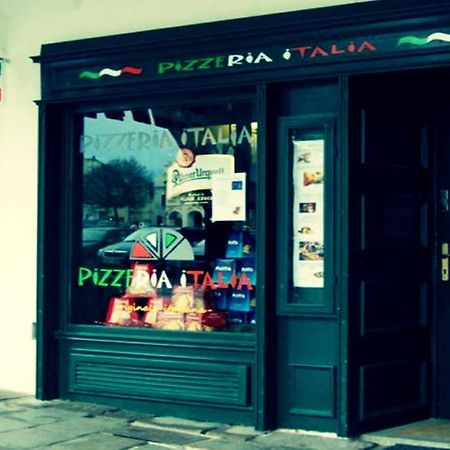 Penzion Pizzeria Телч Экстерьер фото